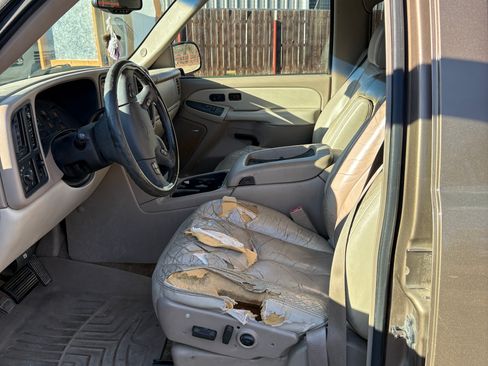 Used 2003 Chevrolet Suburban LT w/ LT Preferred Equipment Group image 10