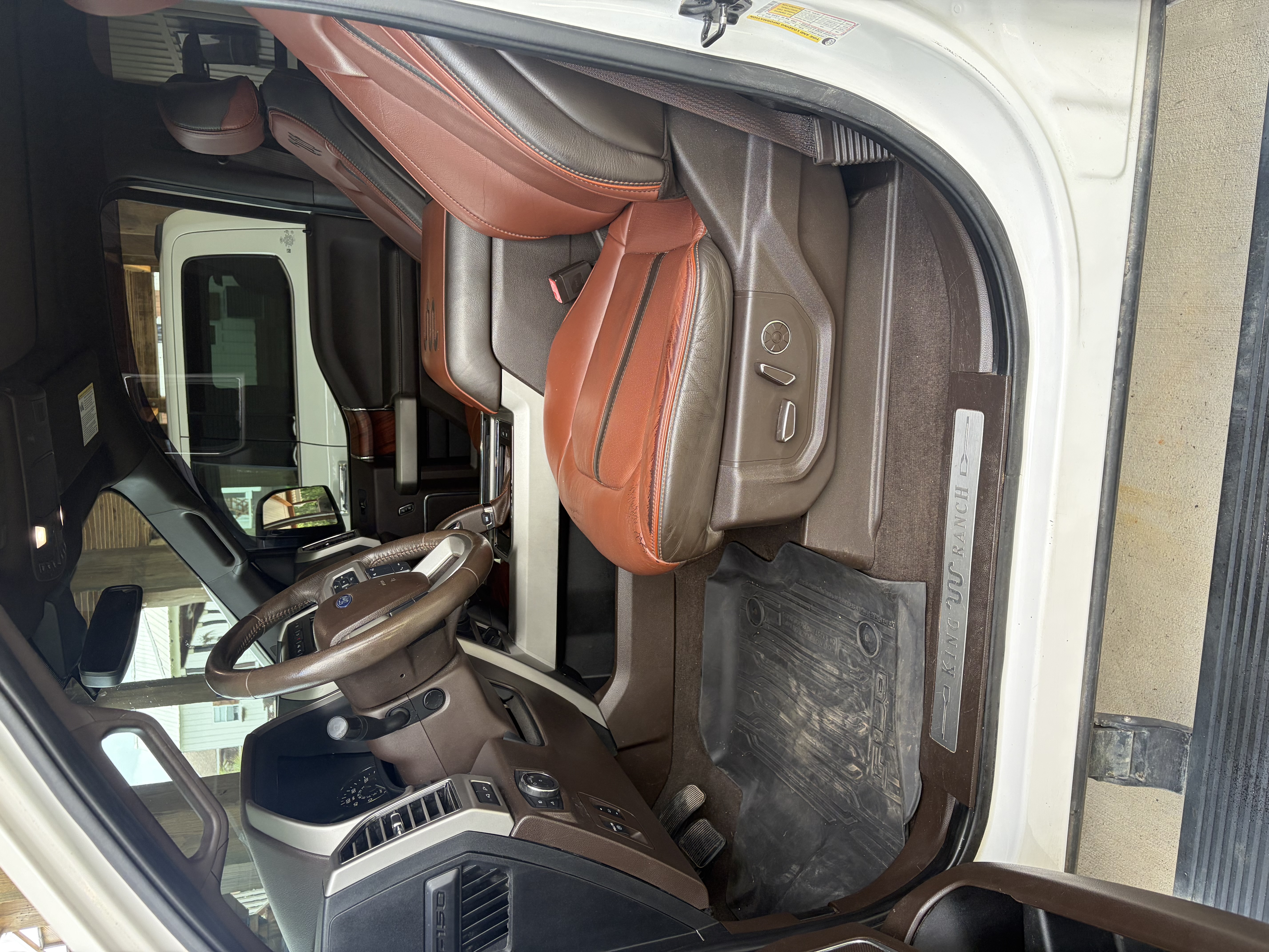 Used 2019 Ford F150 King Ranch w/ Equipment Group 601A Luxury AWD/4WD image 8