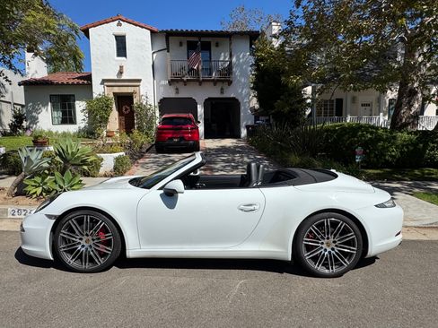 Used 2015 Porsche 911 Cabriolet image 14