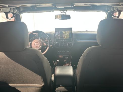 Used 2015 Jeep Wrangler Sport image 21