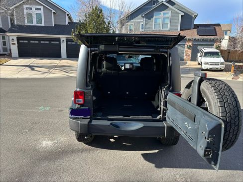 Used 2016 Jeep Wrangler Unlimited Sahara w/ Connectivity Group image 17