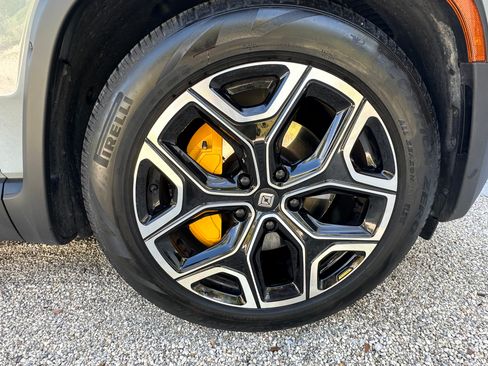 Used 2023 Rivian R1S Adventure image 23