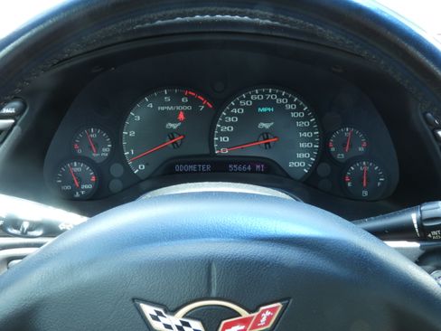 Used 2003 Chevrolet Corvette Coupe w/ Preferred Equipment Group RWD image 22