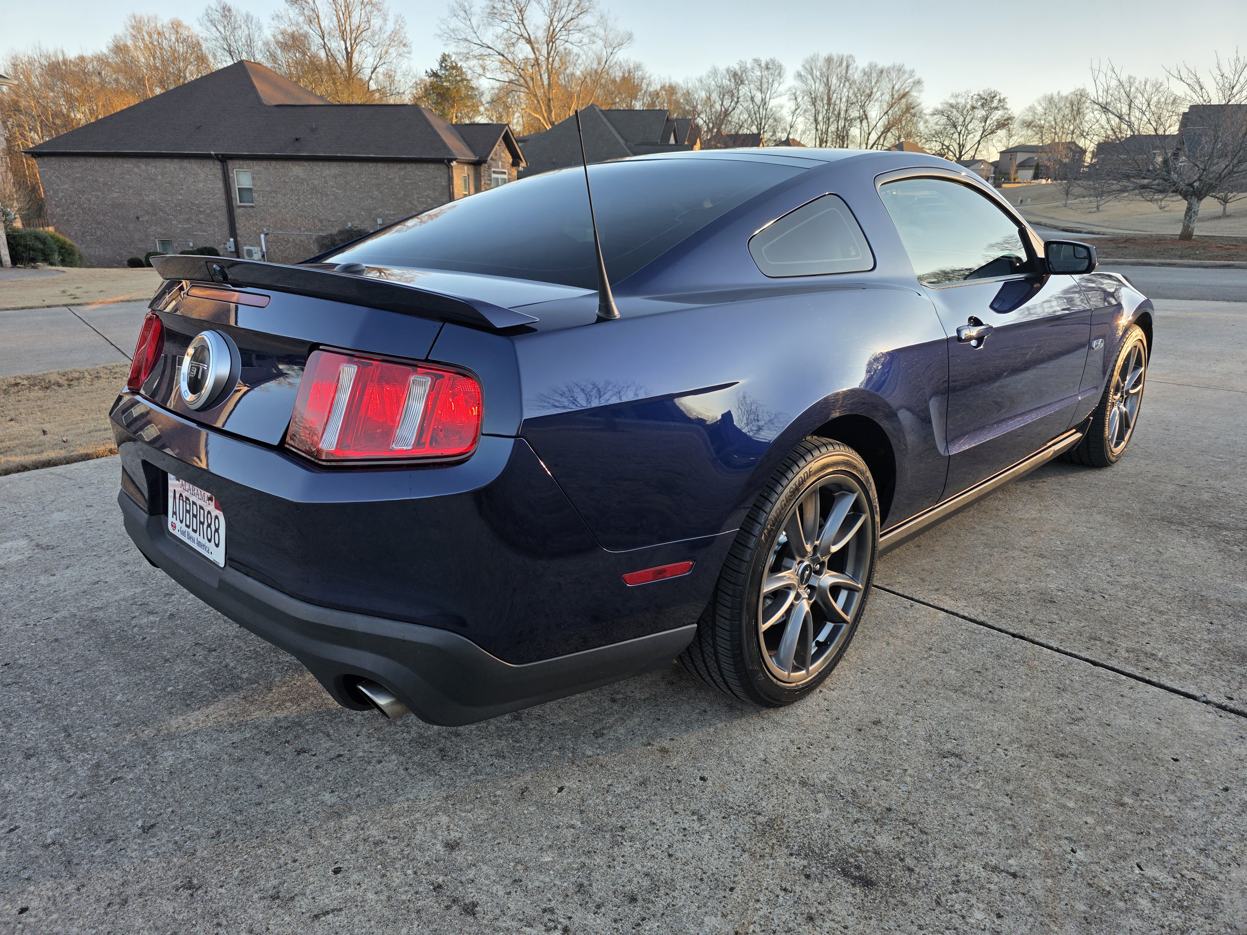 Used 2011 Ford Mustang GT Premium w/ Brembo Brake Pkg RWD image 5