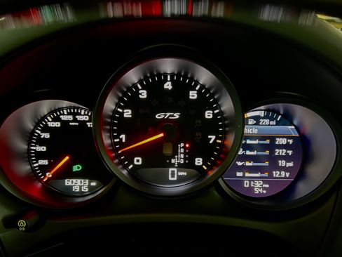 Used 2018 Porsche Macan GTS image 19