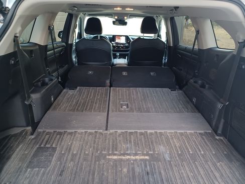 Used 2020 Toyota Highlander XLE image 20