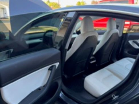 Used 2018 Tesla Model 3 Long Range AWD/4WD image 18