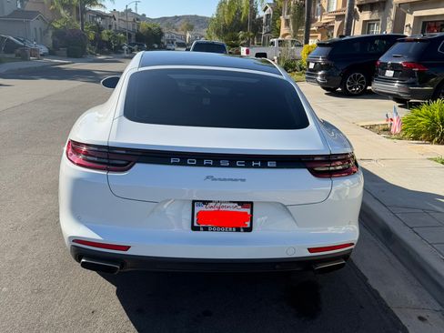 Used 2020 Porsche Panamera AWD/4WD image 2