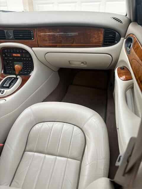 Used 2003 Jaguar XJ8 RWD image 14