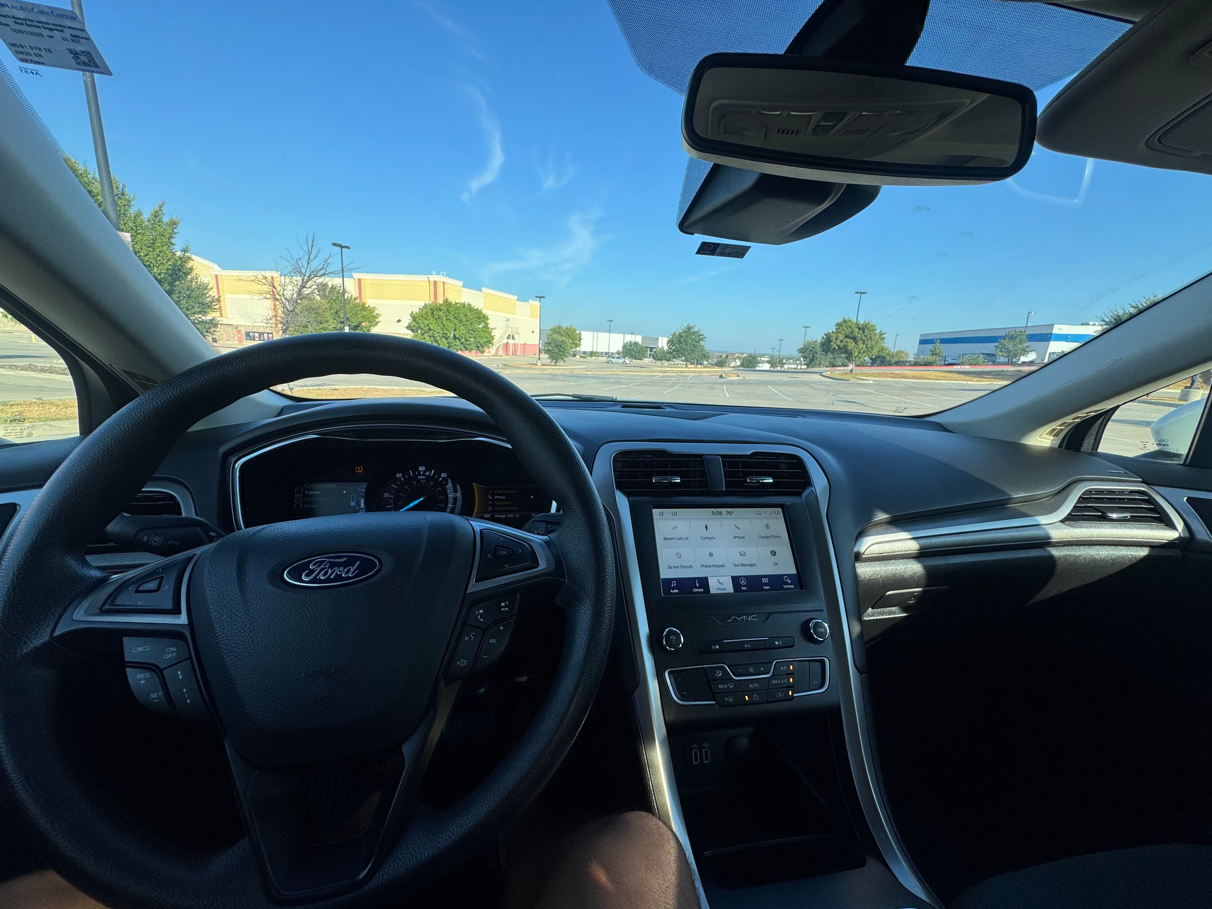 Used 2019 Ford Fusion SE FWD image 8