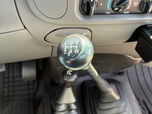 Used 2000 Ford F150 4x4 Regular Cab image 9