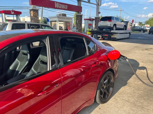 Used 2022 Alfa Romeo Giulia Quadrifoglio w/ Active Assist Plus Package image 8