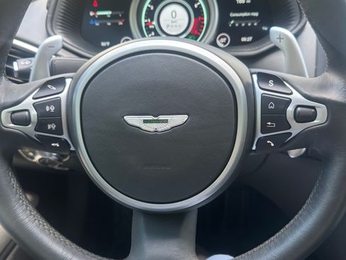 Used 2019 Aston Martin DB11 Coupe image 10