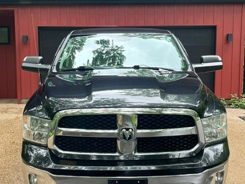 Used 2017 RAM 1500 Classic SLT AWD/4WD image 2