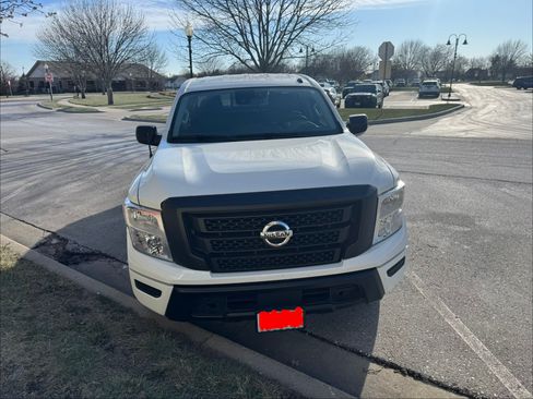 Used 2021 Nissan Titan S w/ S Utility Package image 5