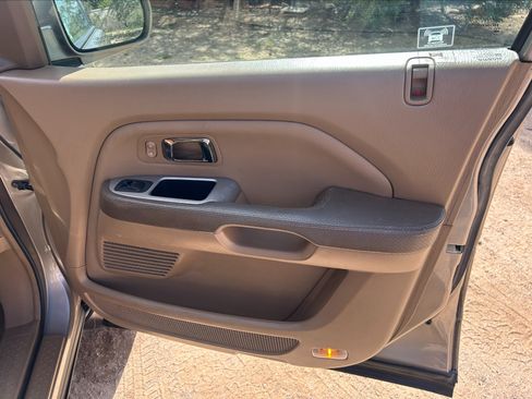 Used 2004 Honda Pilot EX image 28