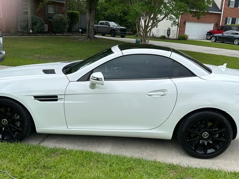 Used 2019 Mercedes-Benz SLC 300 image 9