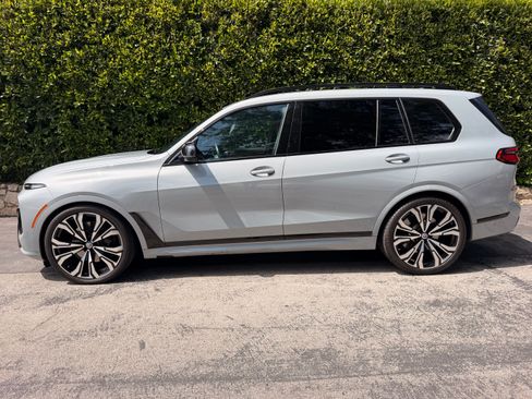 Used 2023 BMW X7 M60i w/ Executive Package AWD/4WD image 4