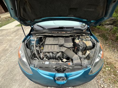 Used 2011 MAZDA MAZDA2 Touring image 13