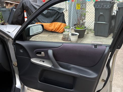 Used 2002 MAZDA Protege5 FWD image 27
