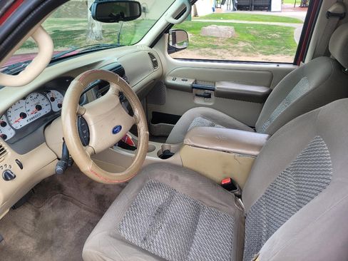 Used 2003 Ford Explorer image 5