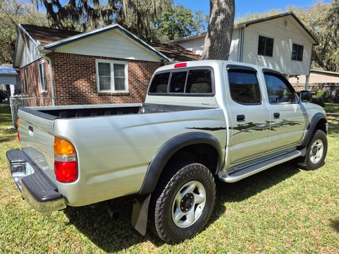 Used 2004 Toyota Tacoma PreRunner image 12