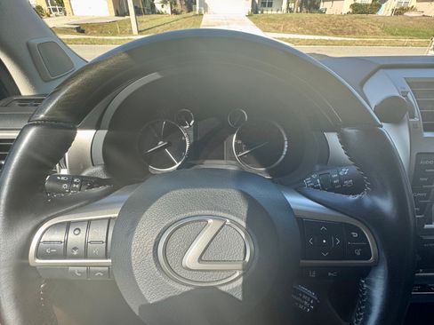 Used 2021 Lexus GX 460 Premium w/ Accessory Package image 19