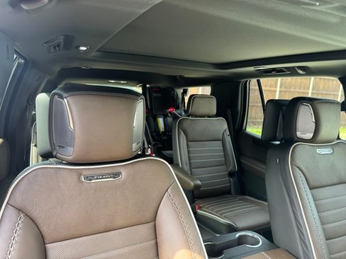 Used 2025 GMC Yukon Denali Ultimate image 5