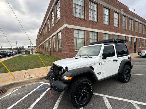 Used 2021 Jeep Wrangler Sport image 10