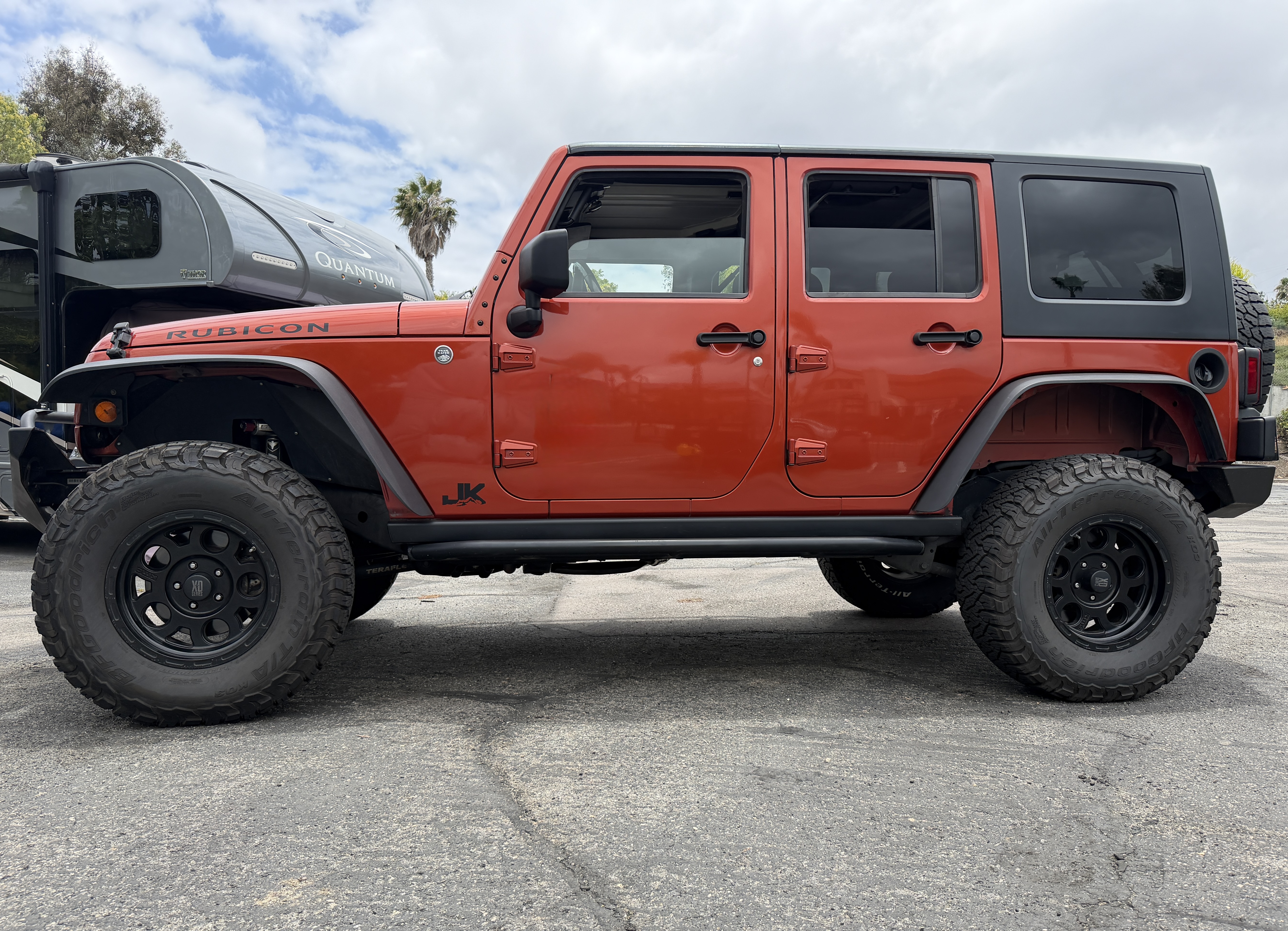 Used 2009 Jeep Wrangler Unlimited Rubicon w/ Dual Top Group AWD/4WD image 19