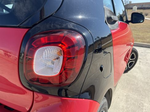 Used 2017 smart fortwo Prime image 6