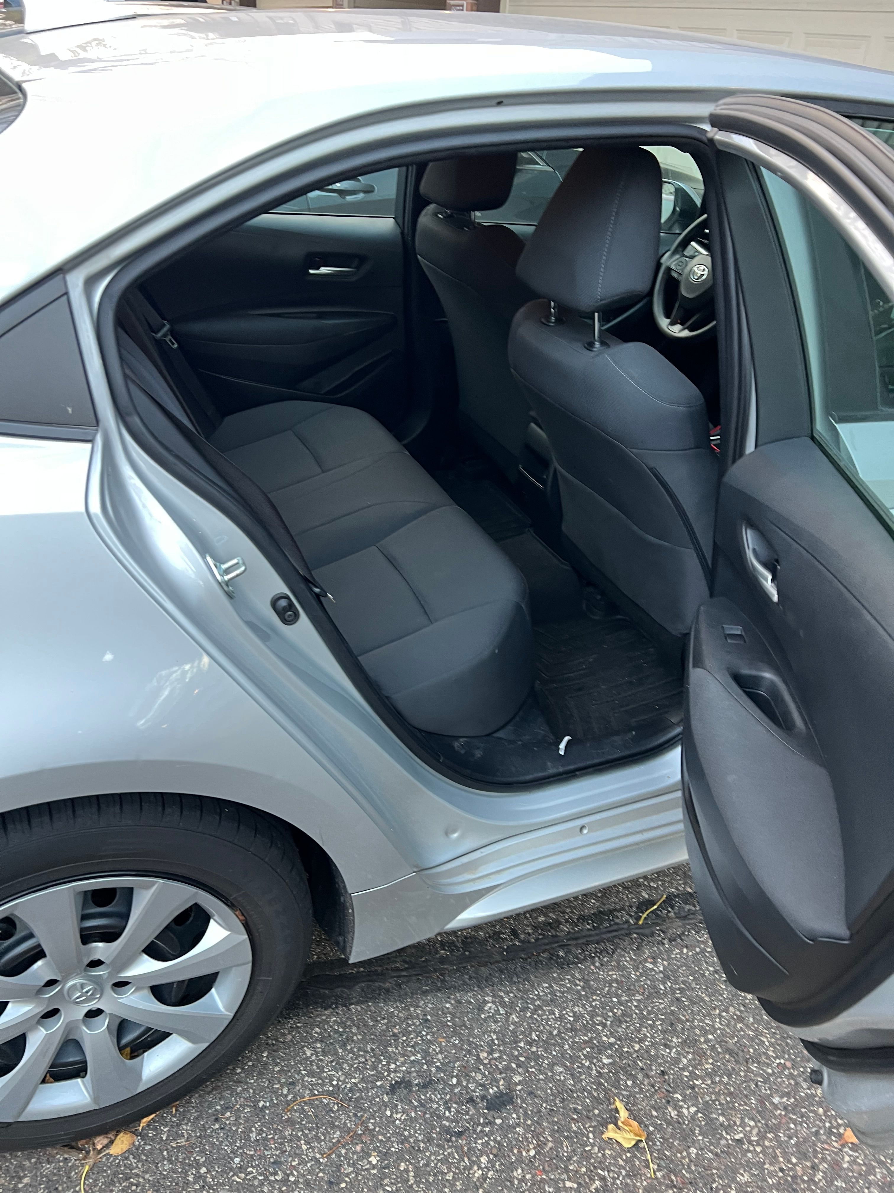 Used 2021 Toyota Corolla LE FWD image 6