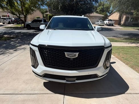 Used 2026 Cadillac Escalade Platinum Sport w/ LPO, ONYX Package AWD/4WD image 2
