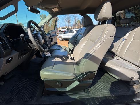 Used 2019 Ford F250 XL w/ Power Equipment Group AWD/4WD image 30