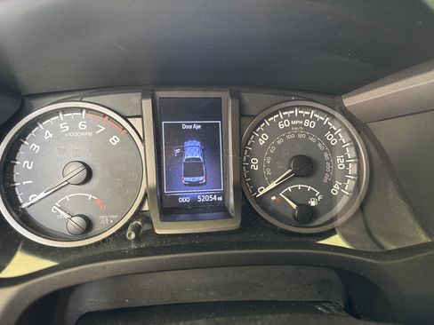 Used 2019 Toyota Tacoma TRD Sport w/ Technology Package RWD image 16