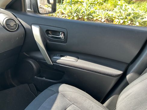Used 2013 Nissan Rogue S w/ Special Edition Pkg AWD/4WD image 9