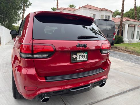 Used 2017 Jeep Grand Cherokee SRT AWD/4WD image 21