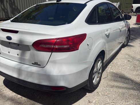 Used 2015 Ford Focus SE FWD image 5