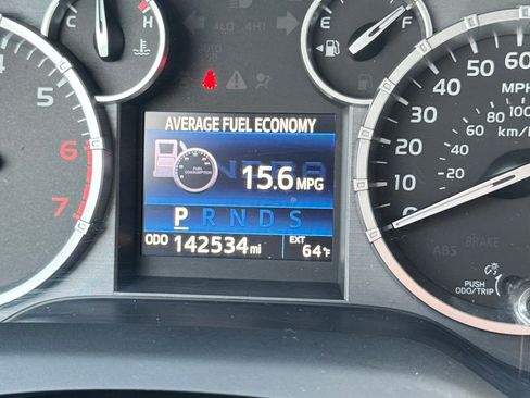 Used 2015 Toyota Tundra Limited image 11