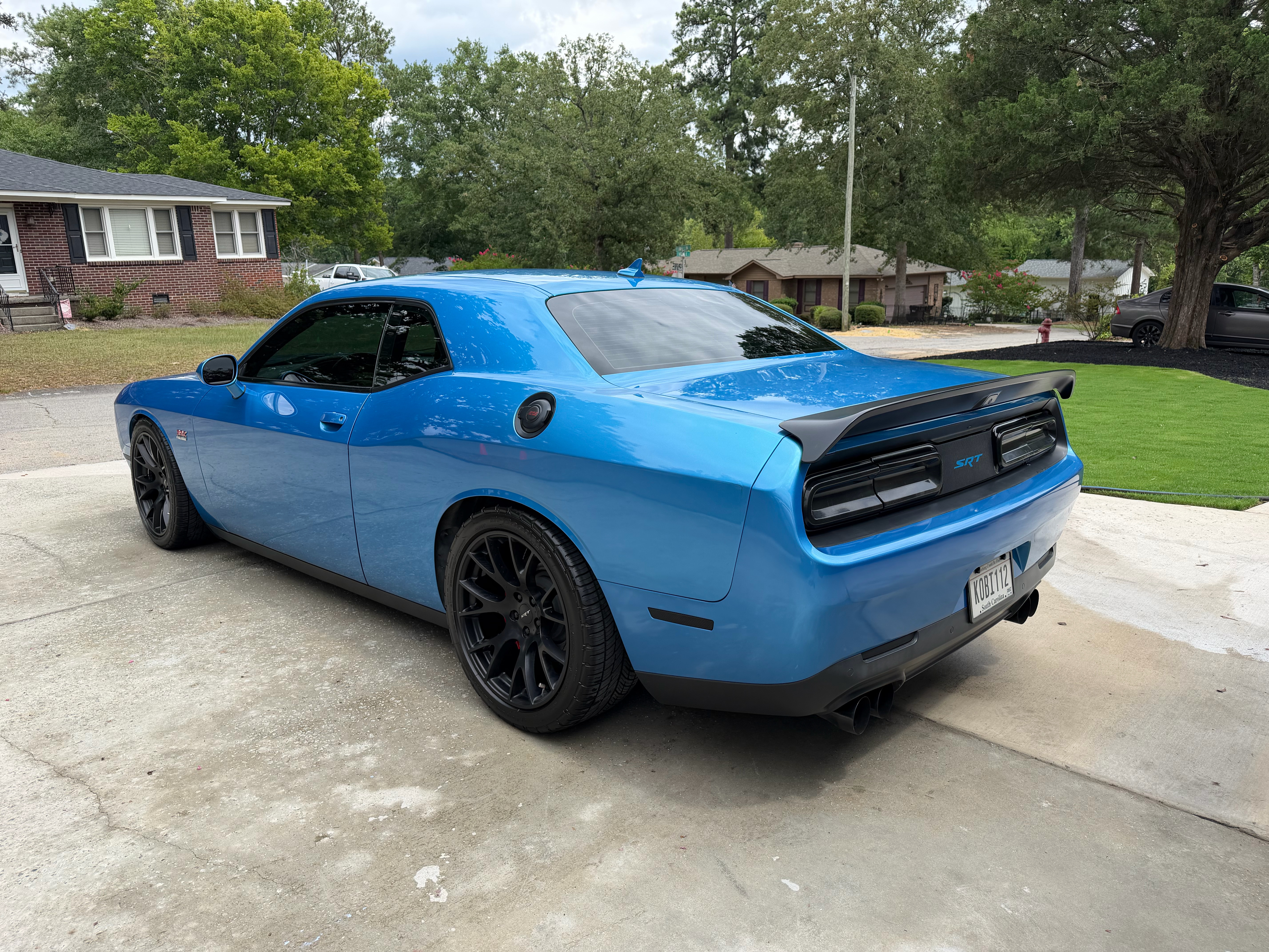 Used 2015 Dodge Challenger SRT RWD image 9