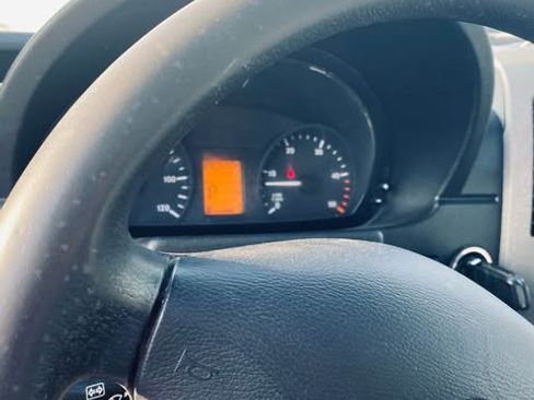 Used 2012 Mercedes-Benz Sprinter 2500 image 31