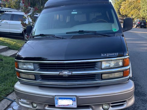Used 1999 Chevrolet Express 1500 w/ Convenience Pkg RWD image 10