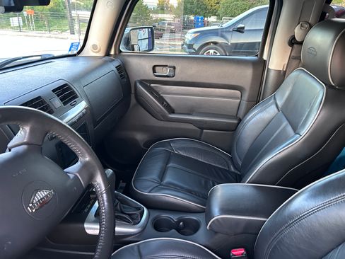 Used 2010 HUMMER H3T Alpha AWD/4WD image 14