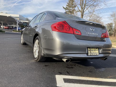Used 2013 INFINITI G37 x Sedan w/ Premium Pkg image 4