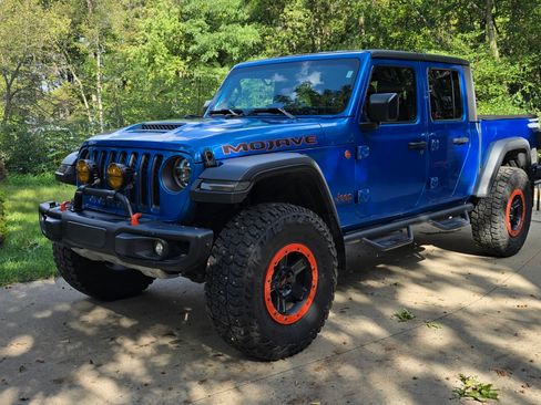 Used 2021 Jeep Gladiator Mojave image 2