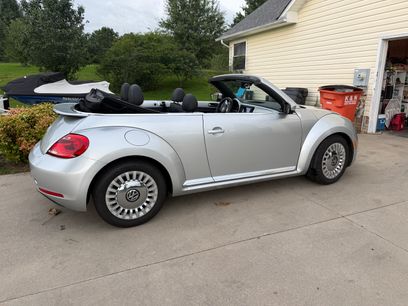 Used 2013 Volkswagen Beetle 2.5