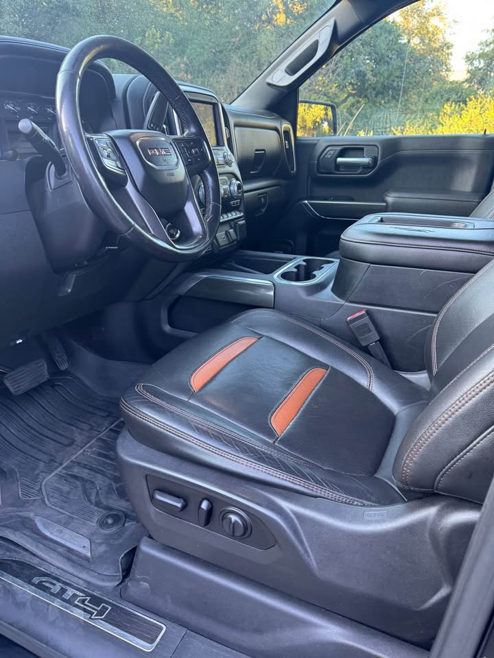 Used 2019 GMC Sierra 1500 AT4 w/ AT4 Premium Package AWD/4WD image 2