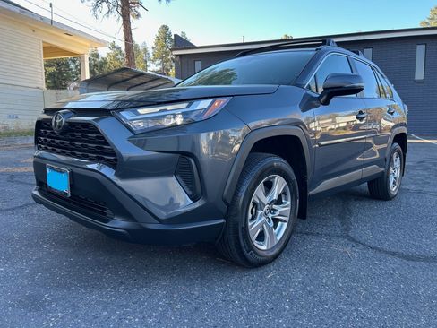 Used 2023 Toyota RAV4 XLE w/ Convenience Package image 4