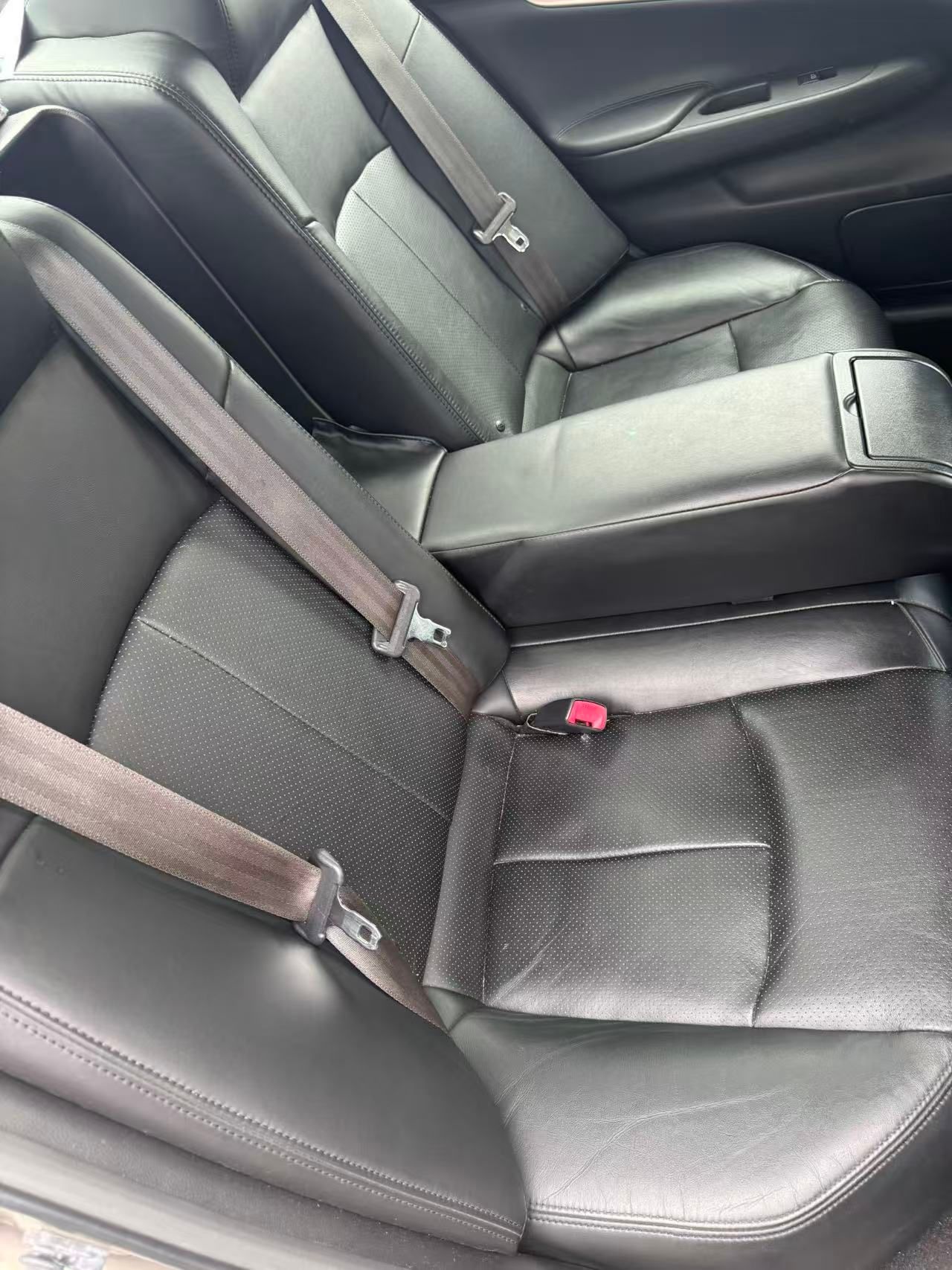 Used 2012 INFINITI G37 x Sedan AWD/4WD image 2