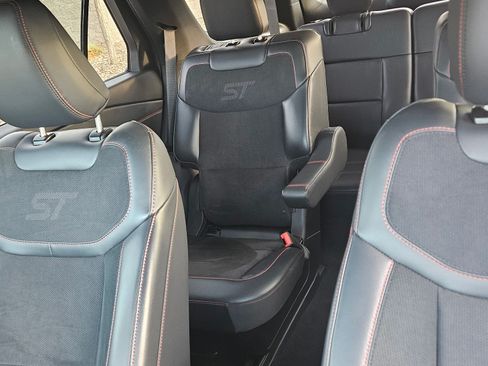 Used 2025 Ford Explorer ST image 10